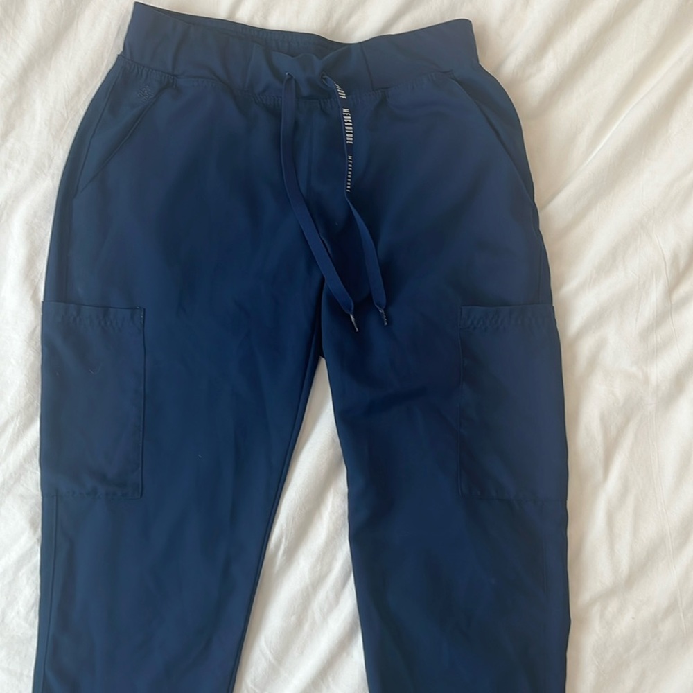 EUC med couture scrubs